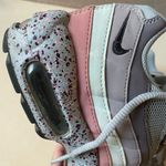 Nike Women's Air Max 95 SE Shoes Photo 4