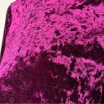 Karen Kane Burgundy Crushed Velvet Long Sleeve Asymmetrical Hem Top Size M Photo 7
