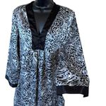 Oscar de la Renta Vintage Pink Label Leopard Print Long Sleeve Nightgown Robe. Photo 4