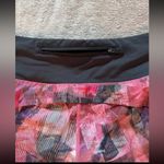 Lululemon Women’s Run Time Pink purple Floral Size 6 Photo 5