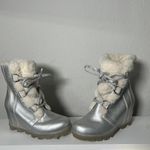 Sorel x Disney Womens Joan of Arctic Ethereal Après Ski Wedge Boots Silver 6.5 Photo 9