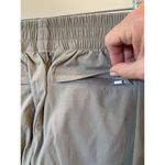 Athleta  Mod Trekkie Cropped Pull On Pants Gray Women's Size 0 Activewear Photo 5