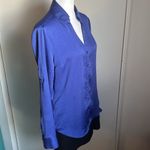 EXPRESS Women’s Portofino Slim Fit Long Sleeve Button Up Notch Neck Satin Blouse Photo 1