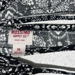 Mossimo Supply Co Women Sleeveless Black Print Tank Top size XS. Photo 3