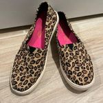 Toms  Leopard Print Slip ons Sneakers Women - Size 7-‎ Great Condition Photo 0
