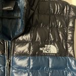 The North Face Women's Thermoball Eco Insulated Vest Blue and Black Size Large Photo 2