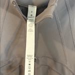 Lululemon  define jacket in chrome 8 NWT Photo 5