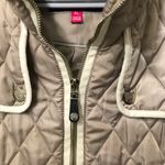 Vince Camuto  Full Zip Beige and Cream Quilted Vest XL. EUC Photo 3