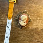 Vintage 1970s Avon Gold Tone Cameo Solid Perfume Locket Brooch Photo 5