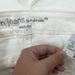 Maurice's NWT White Mid Rise Cropped Capris Size 2 Photo 2