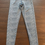 Strut this  Scarlett leggings‎ sz medium 27” inseam Photo 0