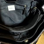 Liz Claiborne Croc Embossed Shoulder Bag Vegan Leather Purse Zip Buckle Black Photo 1