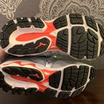 Mizuno 7.5 Silver  Wave Inspire 15 Sneakers Photo 5