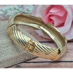 None Cute Gold Tone Textured Hinged Bangle Bracelet Classic Statement MINT Photo 1