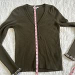 Madewell  Ruffle Cuff Ribbed V Neck Sweater Green Large Photo 4