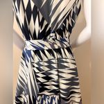 Banana Republic Blue and White Geometric Patterned Wrap Dress SZ 10P Photo 6