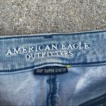 American Eagle AEO Hi Rise Shortie Crochet Pocket Frayed Jean Shorts 360 Super Stretch Size 4 Photo 2