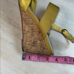 Isaac Mizrahi  Mustard Wedge Sandals  size9.                               ordrA2 Photo 7