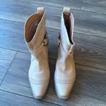 Dingo GUMMY BEAR LEATHER SAND SUEDE BOOTIE STYLE size 9W brand new natural beige Photo 9