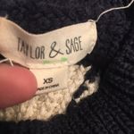 Taylor & Sage  XS crop top Photo 2