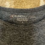 Beyond Yoga  grey twist side high neck tank top women’s size small Photo 3