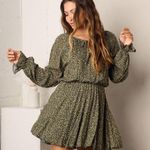 Paper Crane NEW!! Adorable Green Floral Long Sleeve Elastic Waist Mini Dress Photo 0