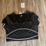 Gymshark  Stitch Feature Crop Top Black Photo 4