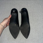 Gianni Bini  Black High Heel Pumps Pleather Close Toe Pointed Stiletto Sz 7.5 Photo 5