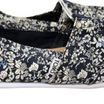 Toms  Floral Print Slip On Loafer Canvas Flat Casual Shoes Blue White Size 8M Photo 4