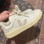 VEJA  Sneakers Photo 0