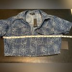 Lulu’s medium wash embroidery denim Crop Top size L NWT White Size L Photo 8
