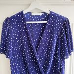 ASTR navy dot short sleeves crinkle wrap top Photo 5
