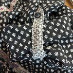 Skies Are Blue  XL Petite (with flaw) Tabbed Sleeves with Deep V-Neck Emb… Photo 10