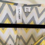 Tacera - Yellow and Grey Chevron Top with Gold Zipper Neckline! - Never worn!💛 Photo 3