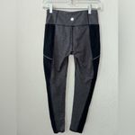 Athleta  Criss Cross Drifter Legging Size XS Gray Black Zip Pockets Photo 2