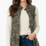 Me Jane zippered camouflage vest size small Photo 0