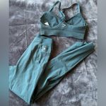 Gymshark  emerald green set leggings and sports bra size small athletic Photo 1