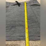 Athleta  Modern Metro Grey Stretch Striped Golf Tennis Skirt Skort Women's S Photo 3