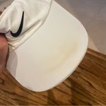 Nike  White and Black Sports Visor Photo 1