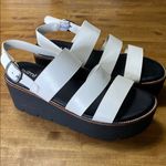 Dirty Laundry Trendy White/Black Platform Sandals sz 8.5 Photo 0