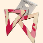 Retro Camo Pink and Cream Triangle cloth‎ texture statement Earrings Photo 0