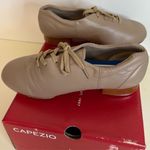 Capezio NIB FLEX MASTR TAP SHOE 10.5W
CG16-CAR10.5W Photo 0