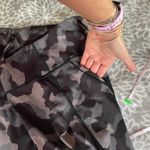 Athleta  Leggings Womens size Large Lightning Camo 7/8 Tight Pockets Active Yoga Photo 2