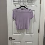 Alice + Olivia Alice +‎ Olivia Lavender Short Sleeve Tee size
medium Photo 2