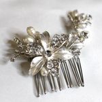 Source Unknown NWOT Elegant Crystal/Pearl Bridal Prom Pageant Party Silver Tone Metal Hair Comb Photo 0