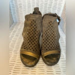 OTBT  Metaphor Metallic‎ Open Toe heels size 7.5 Photo 2