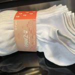 BEARPAW NWT  Low Cut Woman’s Socks Photo 0