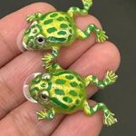Unsigned Enameled Green Frog Earrings 9g. Photo 10