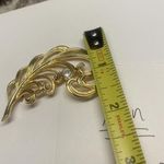Signed Avon Costume Brooch Pin Gold Tone Photo 5