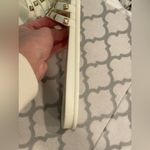 Vince Camuto New  White Rubber Rockstud Flip Flops, Size 9 Photo 2